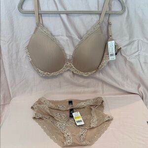 NWT Natori Feathers Elegant Lace Trimmed Bra and Panty Set - Tan (Pecan)